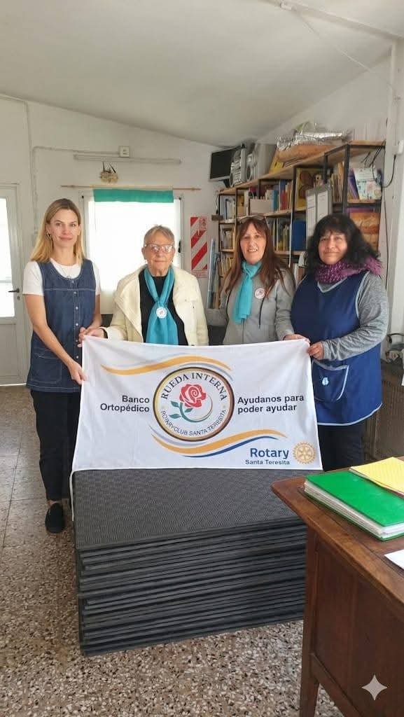 Entrega de piso de goma eva para escuela de educación especial